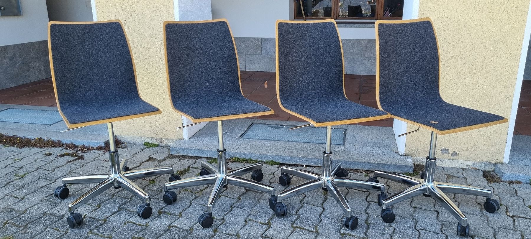 Sedie: 4 sedie di design da ufficio – Usato da Ligornetto venduto da nic_rp2g