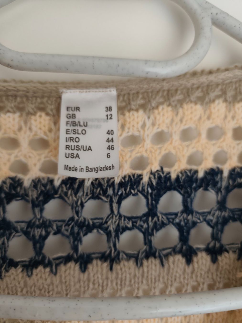 Giacche: Strickjacke, Grösse 38, luftig-leicht, neu – Nuovo (secondo la descrizione) da Eschenbach LU venduto da Orchi 1