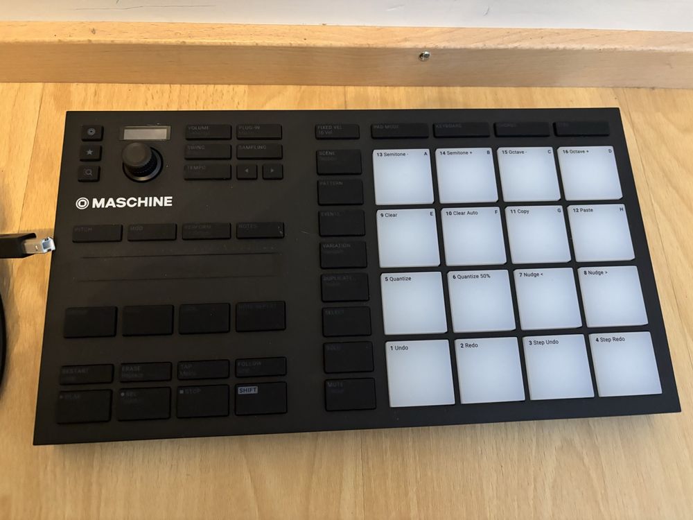 Native Instruments Maschine MK3 Mikro mit Software (Gebraucht) in ...