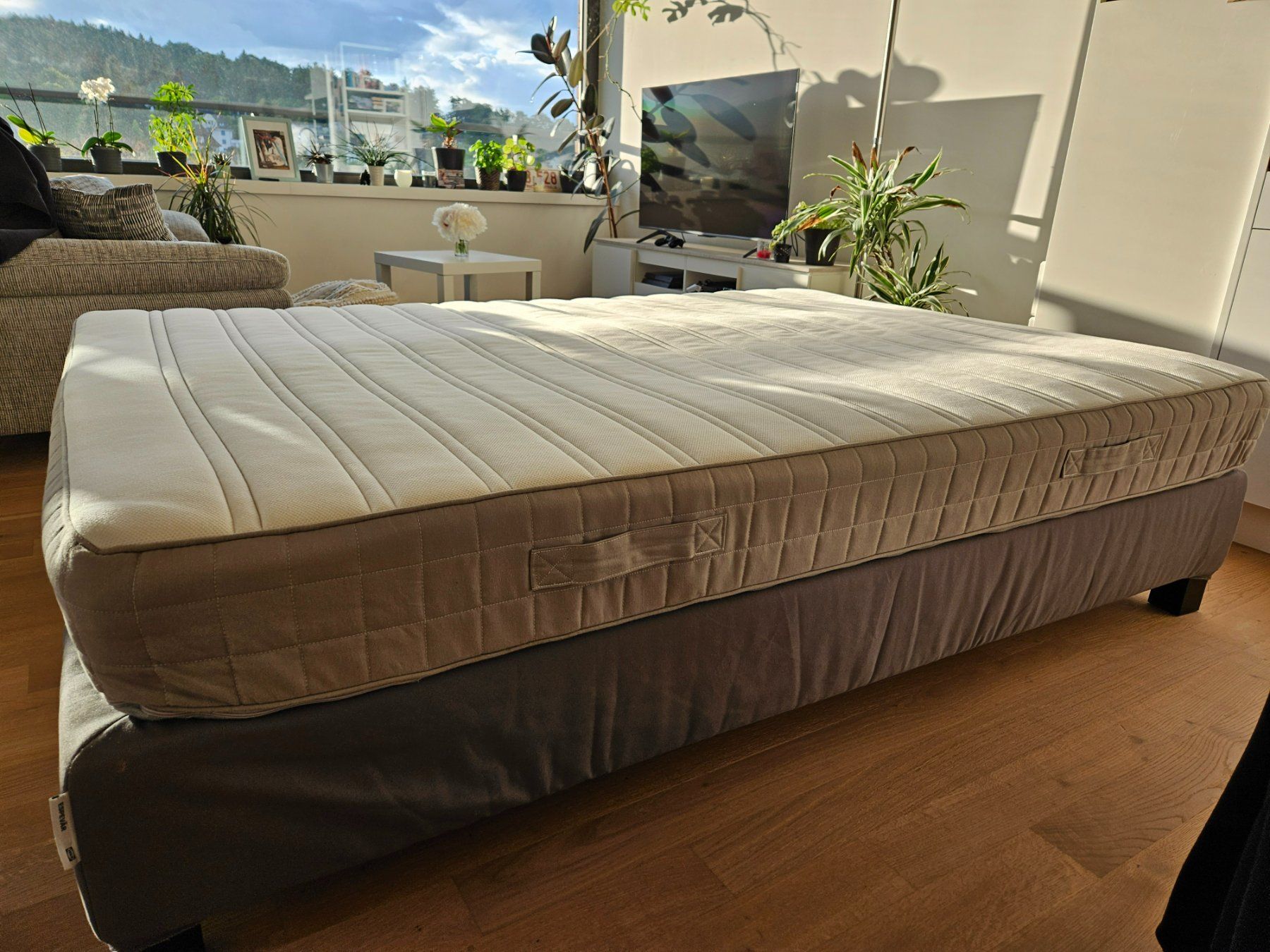 Ikea Letti: 1.40 m Boxspringbett von Ikea – Usato da Winterthur venduto da Peachmas