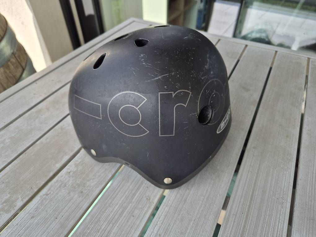 Casques: Casco multiuso Micro – D'occasion à Besazio par oma_qjz8