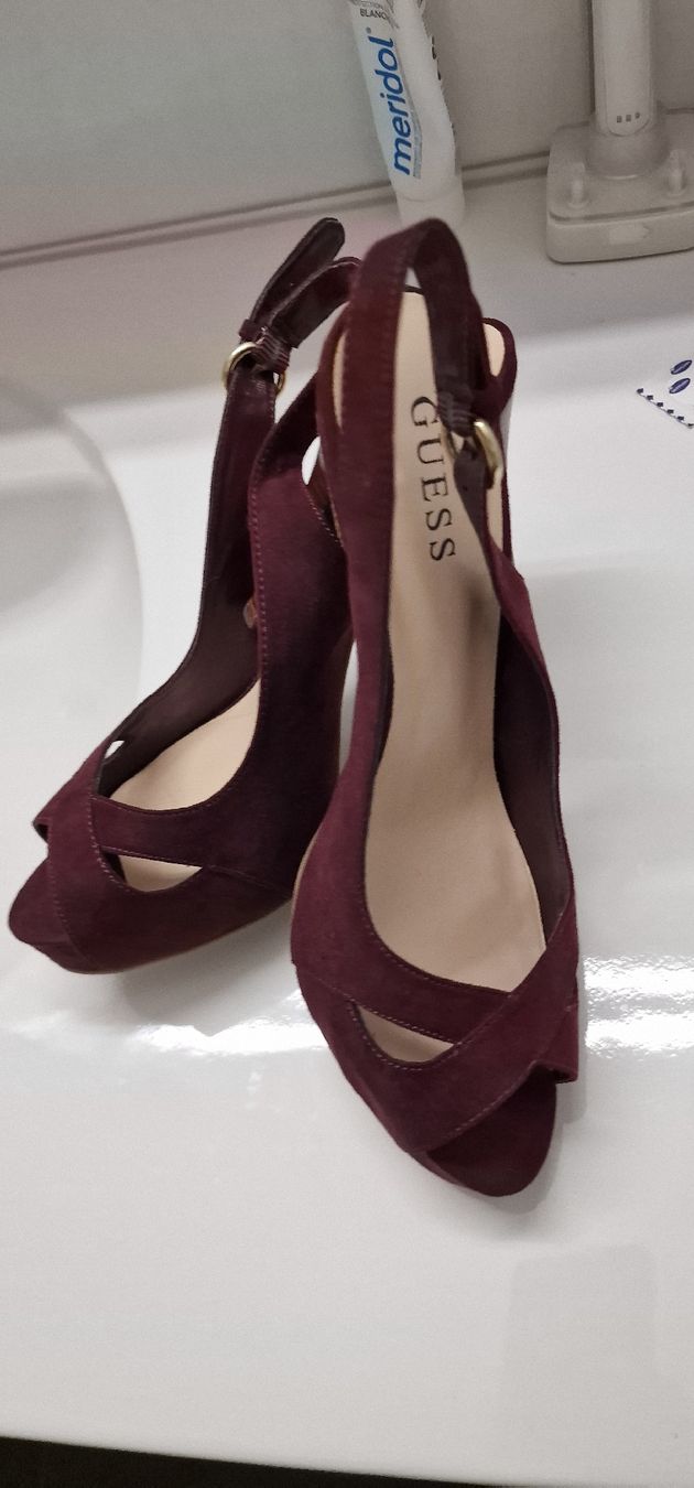 Guess Scarpe da donna: Guess High Heels Gr. 38.5 – Nuovo (secondo la descrizione) da Oberweningen venduto da LT8165