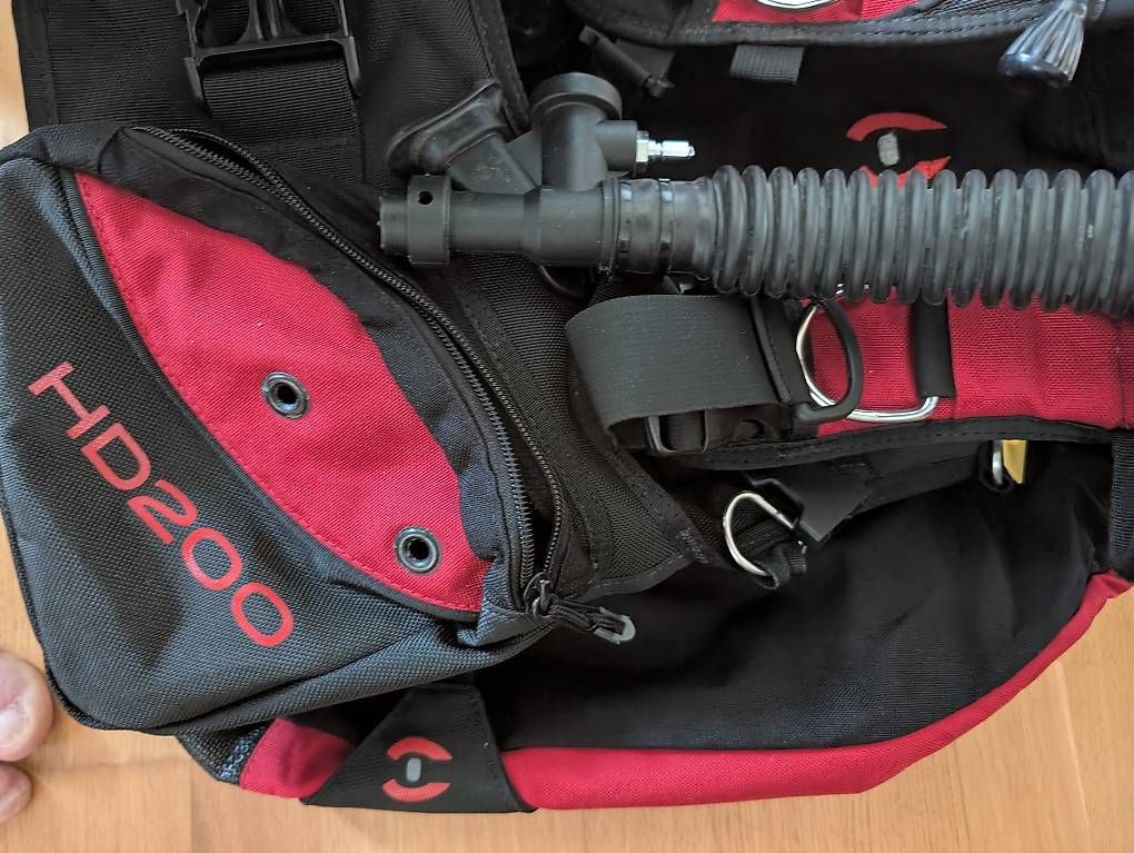 Mute per immersioni: Hollis HD200 BCD – Usato da Blonay venduto da Les_jeunes 2