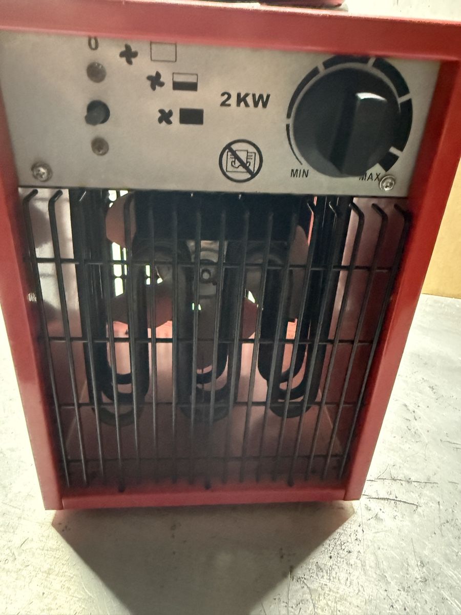 Radiateurs: Chauffage 2KW  – D'occasion à Choex par Adri27000 1