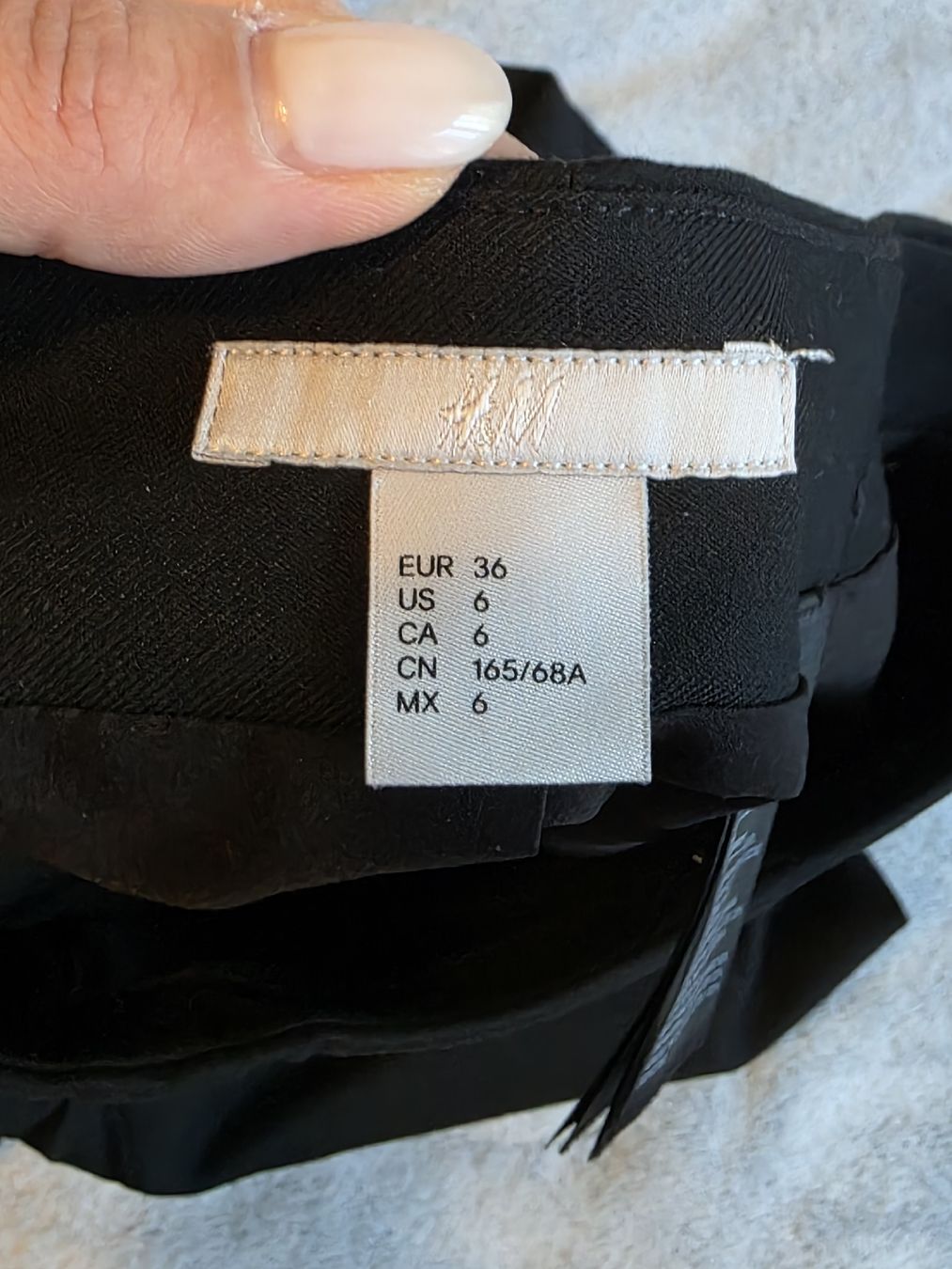 H&M Gonne: Schwarzer H&M Bleistiftrock, Gr. 36 – Nuovo (secondo la descrizione) da St Gallen venduto da vir_5kgt 5