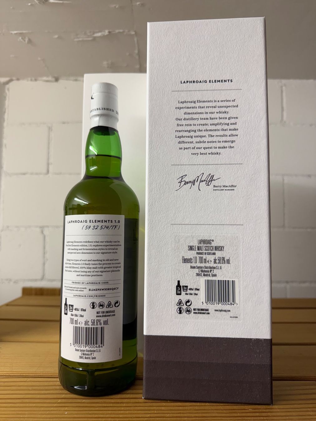 Laphroaig Spiritueux: Laphroaig Elements L. 1.0 Limited Edition, 58,6% Vol. 0,7l – Neuf avec emballage d'origine à Wiesendangen par whiskyandwine 1