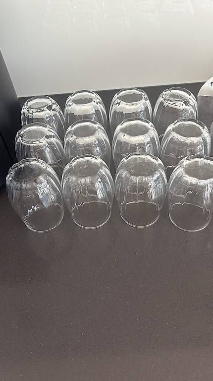 Bicchieri: 12 elegante Trinkgläser aus Klarglas  neuwertig – Usato da Suhr venduto da Norio3