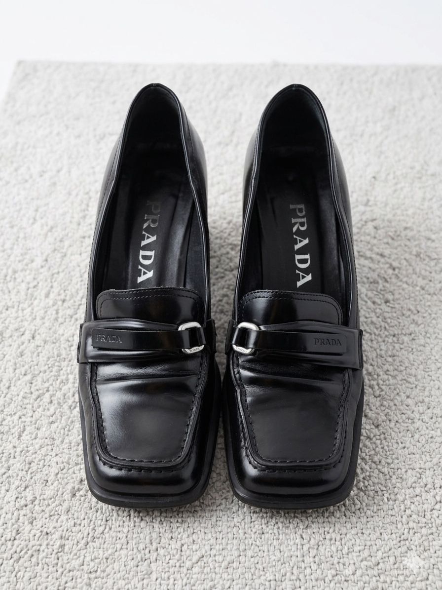 Prada Scarpe da donna: Prada Mocassini in pelle nera – Usato da Caslano venduto da ali_rf6g