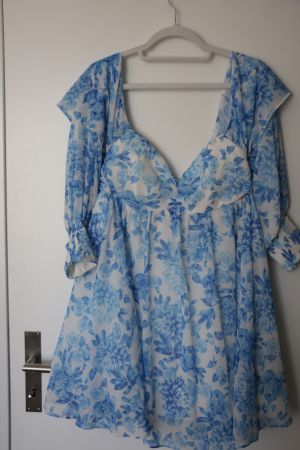 Off the Shoulder Kleid Forever New Gr. 38
