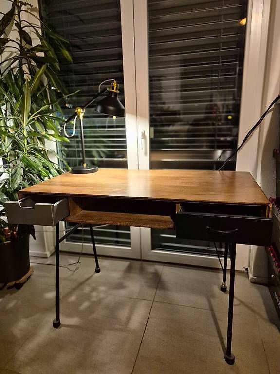 Bureaux: Wunderschöner Lenox Schreibtisch  – D'occasion à Allschwil par mat_c7wn