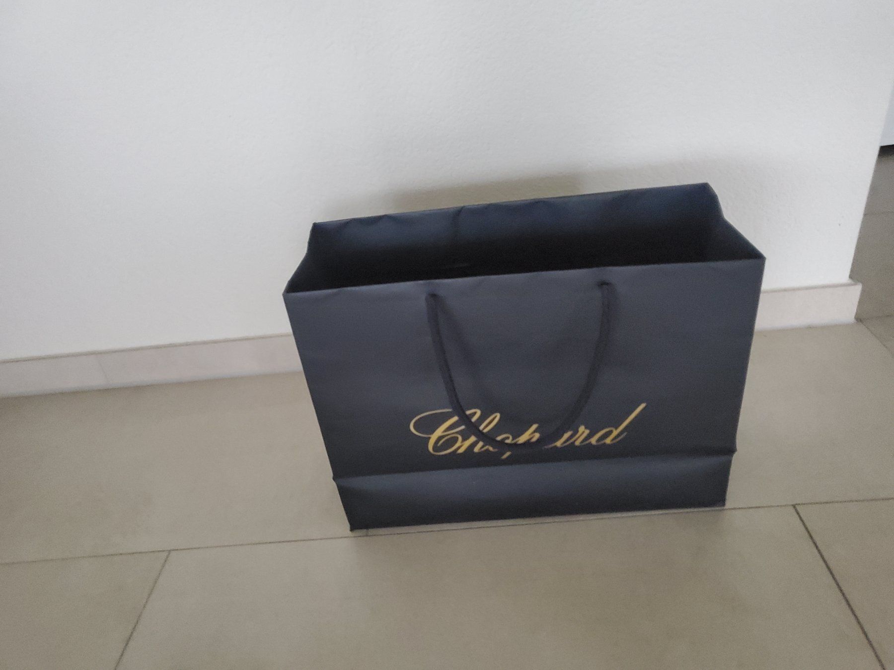 Chopard Borse: Chopard Papier Einkauf Tragtasche mit Stoffbändel – Nuovo (secondo la descrizione) da Unterägeri venduto da 0alfa0