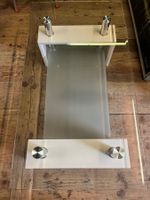 Moderner Glas Couchtisch mit Ablage