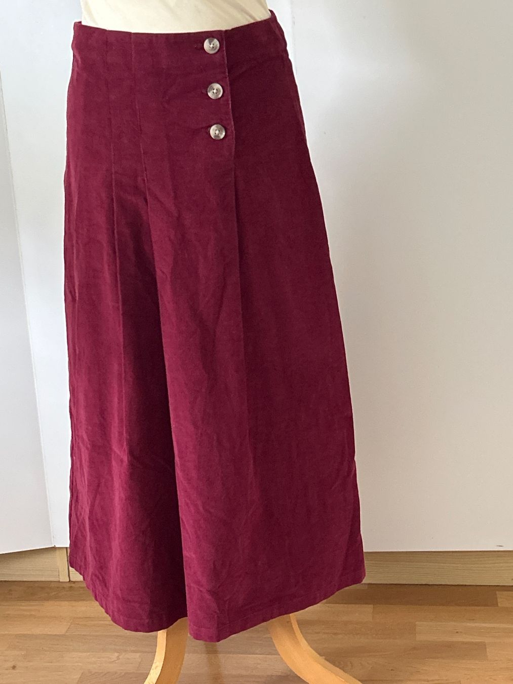 Gonne: Spanish Nice Things Paloma Velvet  skirt Gr.36 – Nuovo (secondo la descrizione) da Feuerthalen venduto da Anna_Swift 1