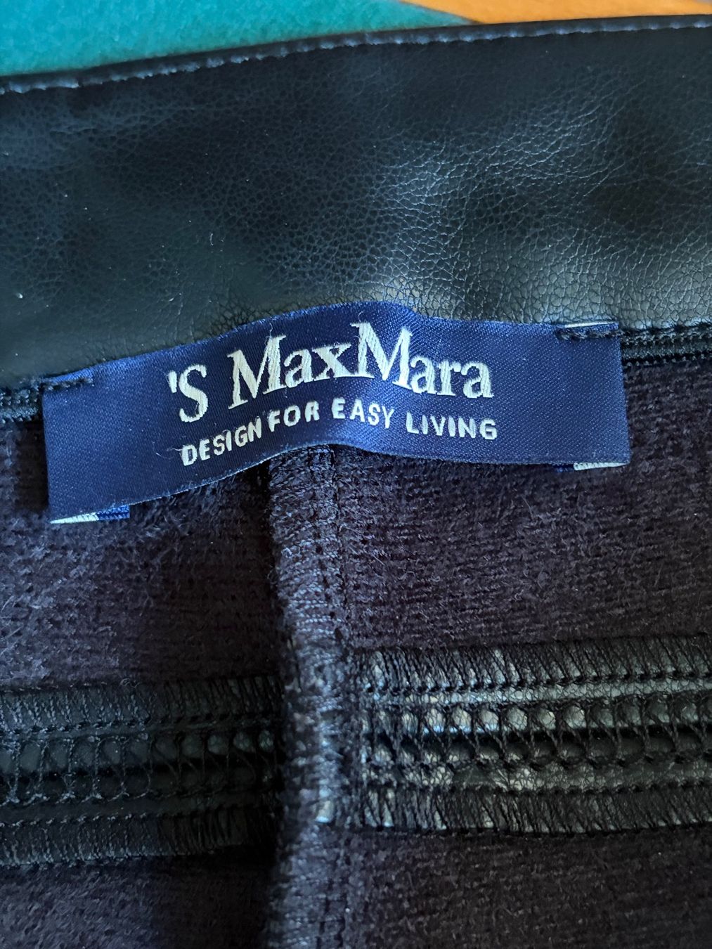 Max Mara Pantaloni: S`MAX MARA COATED TRAUSERS Cropped, Ankle -length silhouette – Nuovo (secondo la descrizione) da Interlaken venduto da Bona55 5