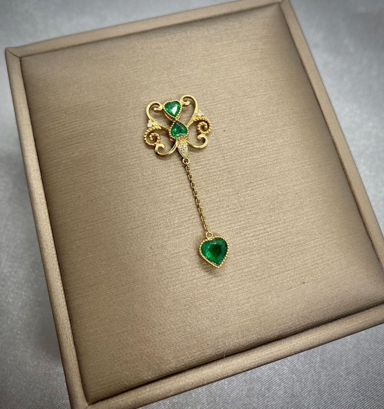 Anhänger: Emerald/ Smaragd Anhänger / 18k Gold – Neu und originalverpackt aus Sarnen von Yingsperlen1 1