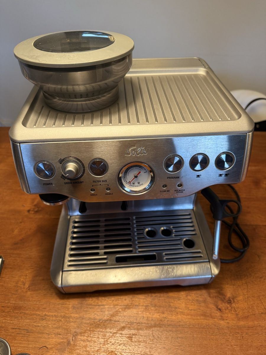 Solis Macchine per caffè & Macchine per espresso: Solis Grind & Infuse Pro – Difettoso da Zürich venduto da Freaza1