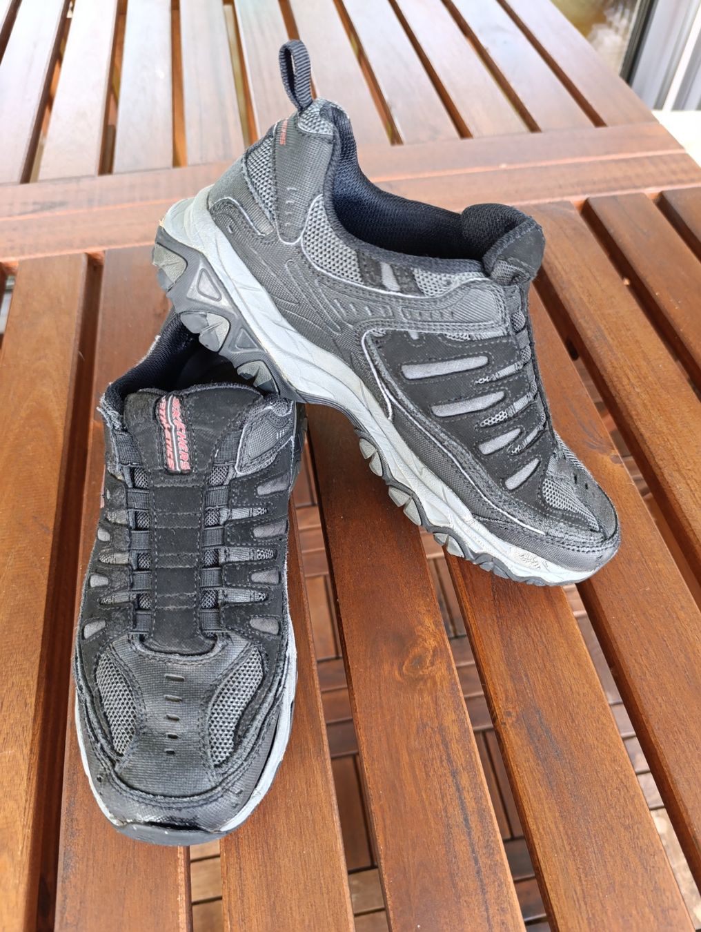 Skechers Herrenschuhe: Sketchers Sneakers, Gr. 40 – Gebraucht aus Zürich von VorlonShadow