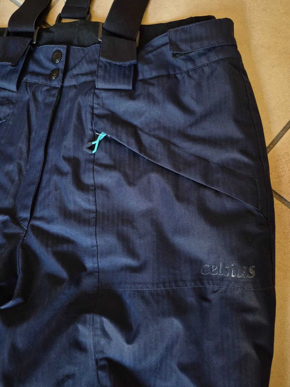 Billabong Vestes: Ensemble de ski Billabong et Celsius taille M et 38 – D'occasion à le landeron par canette 5