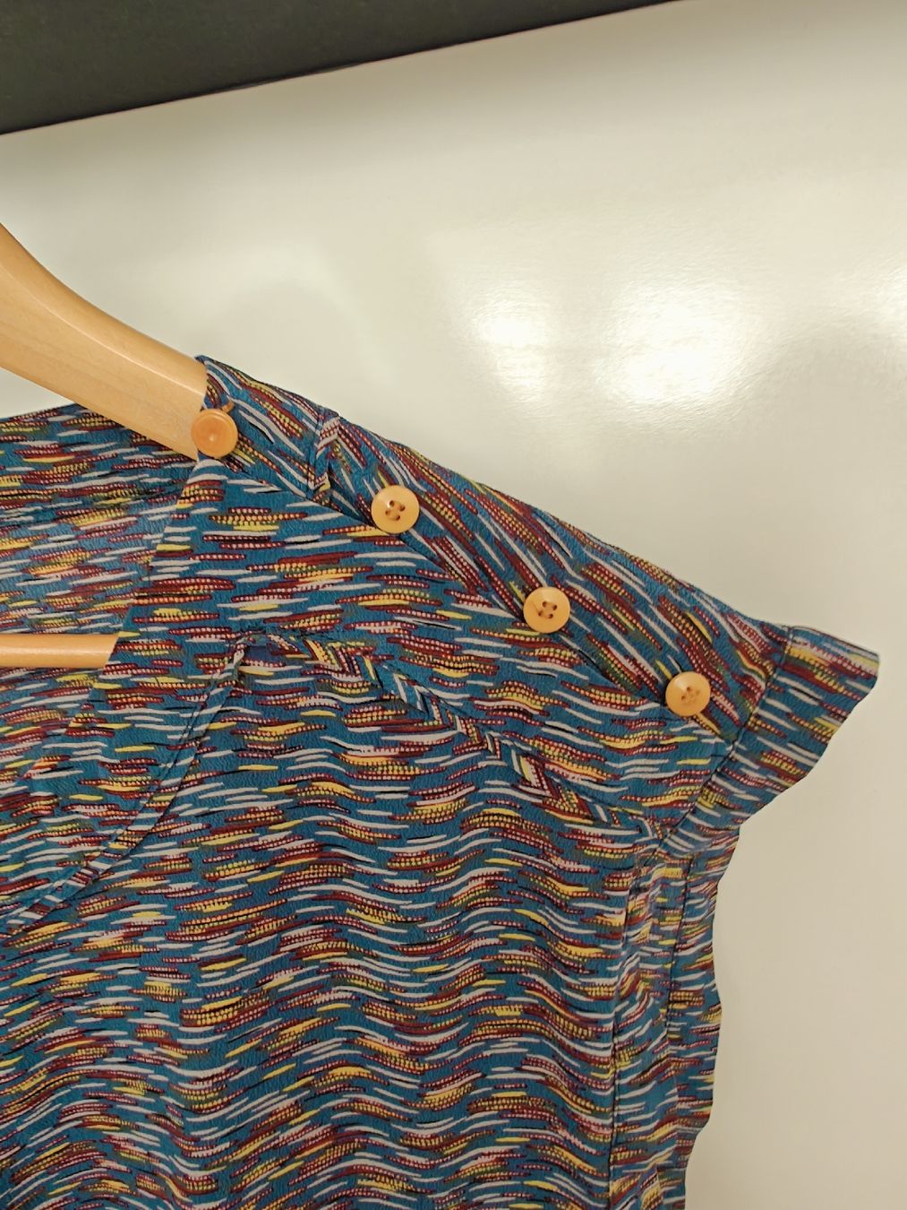 Top: Sessùn Siyanda Silk Top – Usato da Wabern venduto da kat_w92r 3