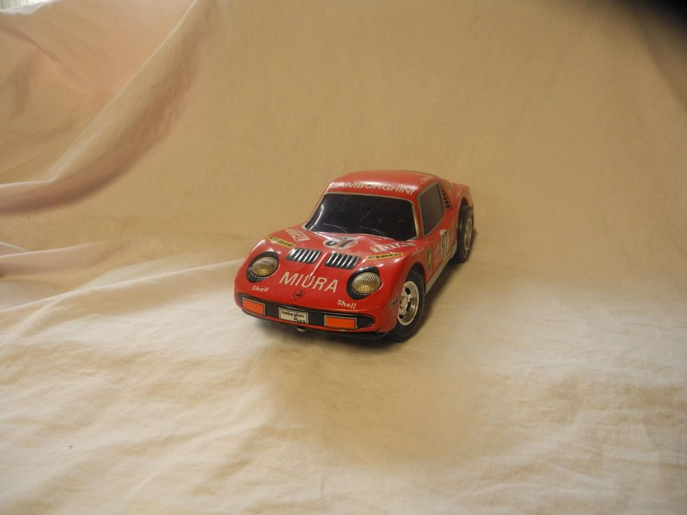 Lamborghini Joustra En Tôle – Voiture Miniature Ancienne Collection