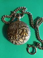 Quarz Taschenuhr mit Kette zu verkaufen.