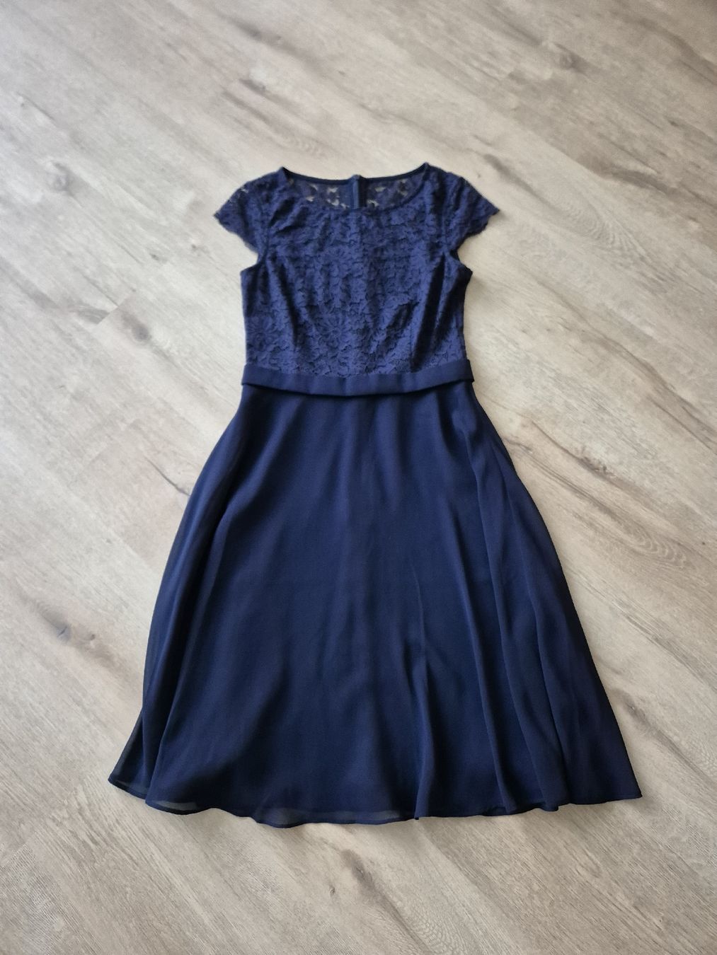 Vestiti: Vera Mont Kleid – Nuovo (secondo la descrizione) da Oberentfelden venduto da Eros09
