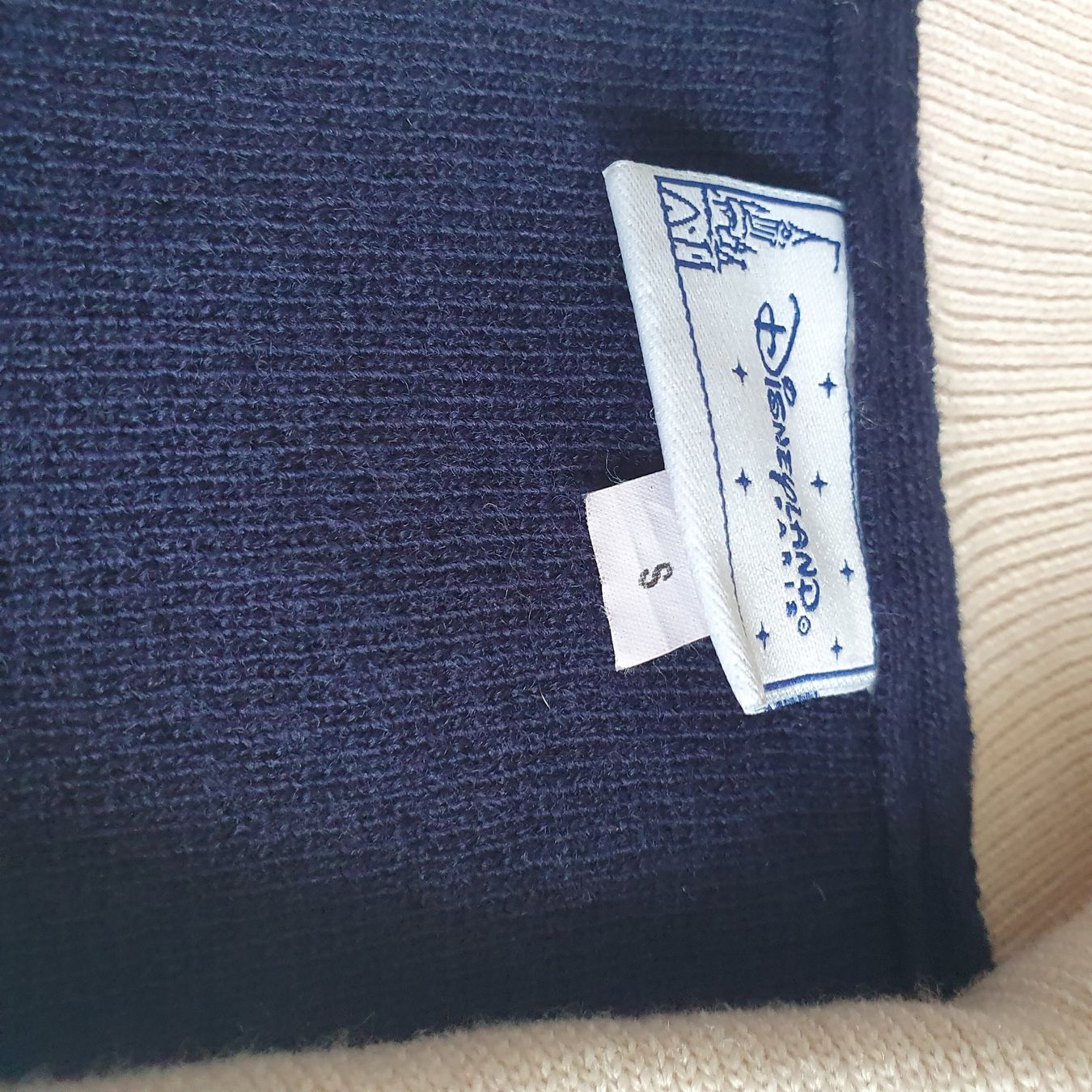 Maglioni & Felpe: Pull boutonné Disneyland taille S – Usato da Prilly venduto da RoDyRe 3