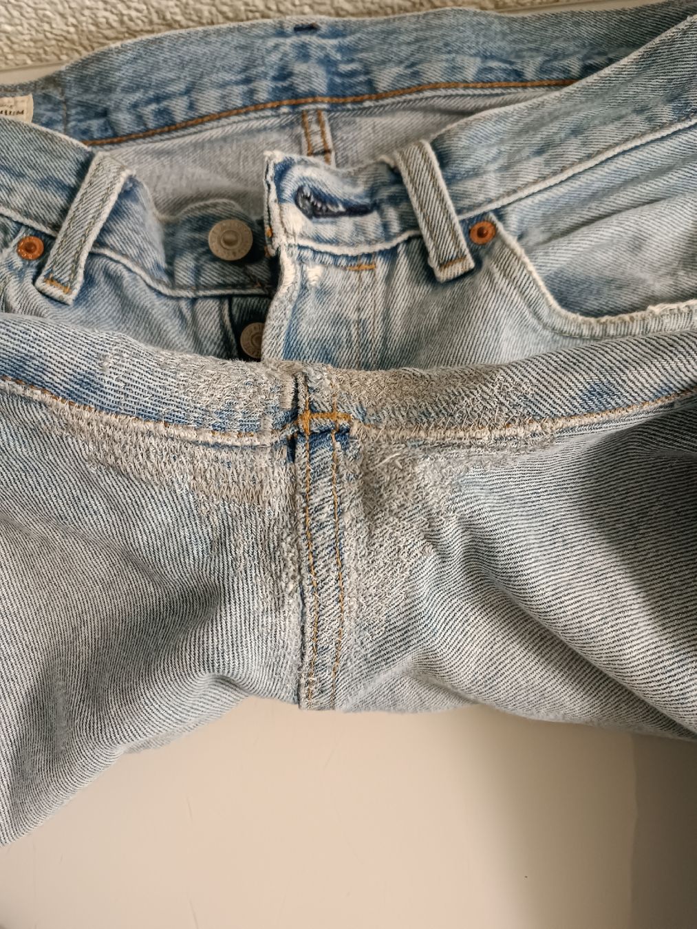 Levi's Jeans: Levi's 501 32x32 – Usato da Binz venduto da julijuli 9