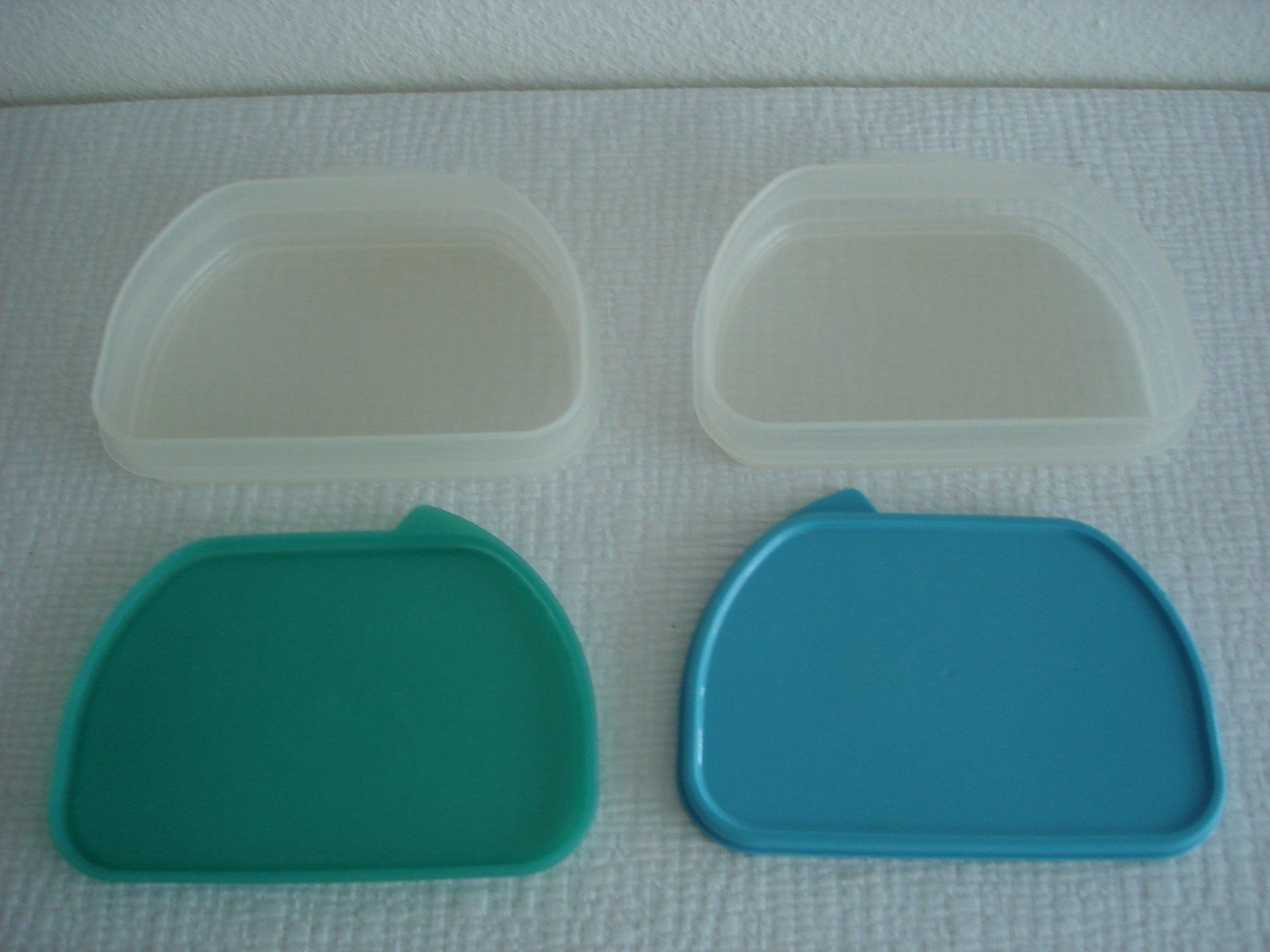 Tupperware Contenitori & Simili: 3 Tupperware Behälter: 2 x Lunchbox & 1 x runde Behälter – Usato da Regensdorf venduto da anna059 2