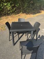 Gartentisch 90 x 90 cm mit 4 Stühlen schwarz