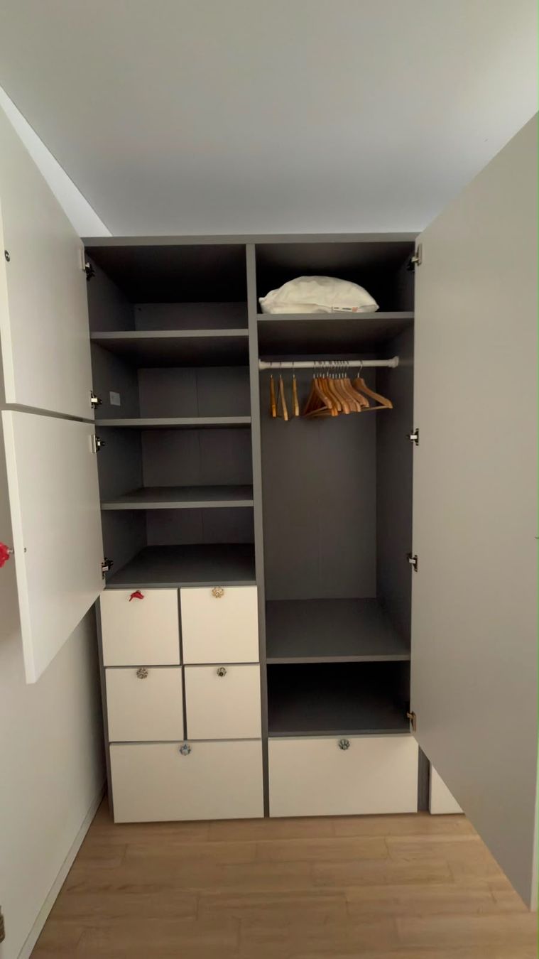 Ikea Schränke: Wardrobe, grey/white – Gebraucht aus Dietikon von Jacob-Alexandre 1