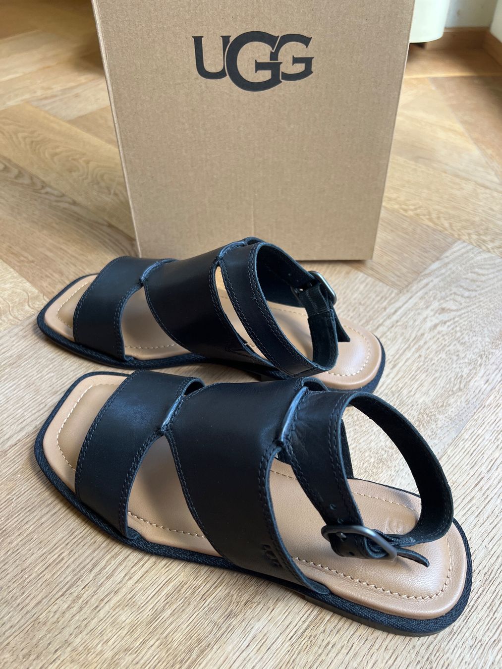 Ugg Scarpe da donna: UGG Sandalen – Usato da Zürich venduto da rotersand09 2