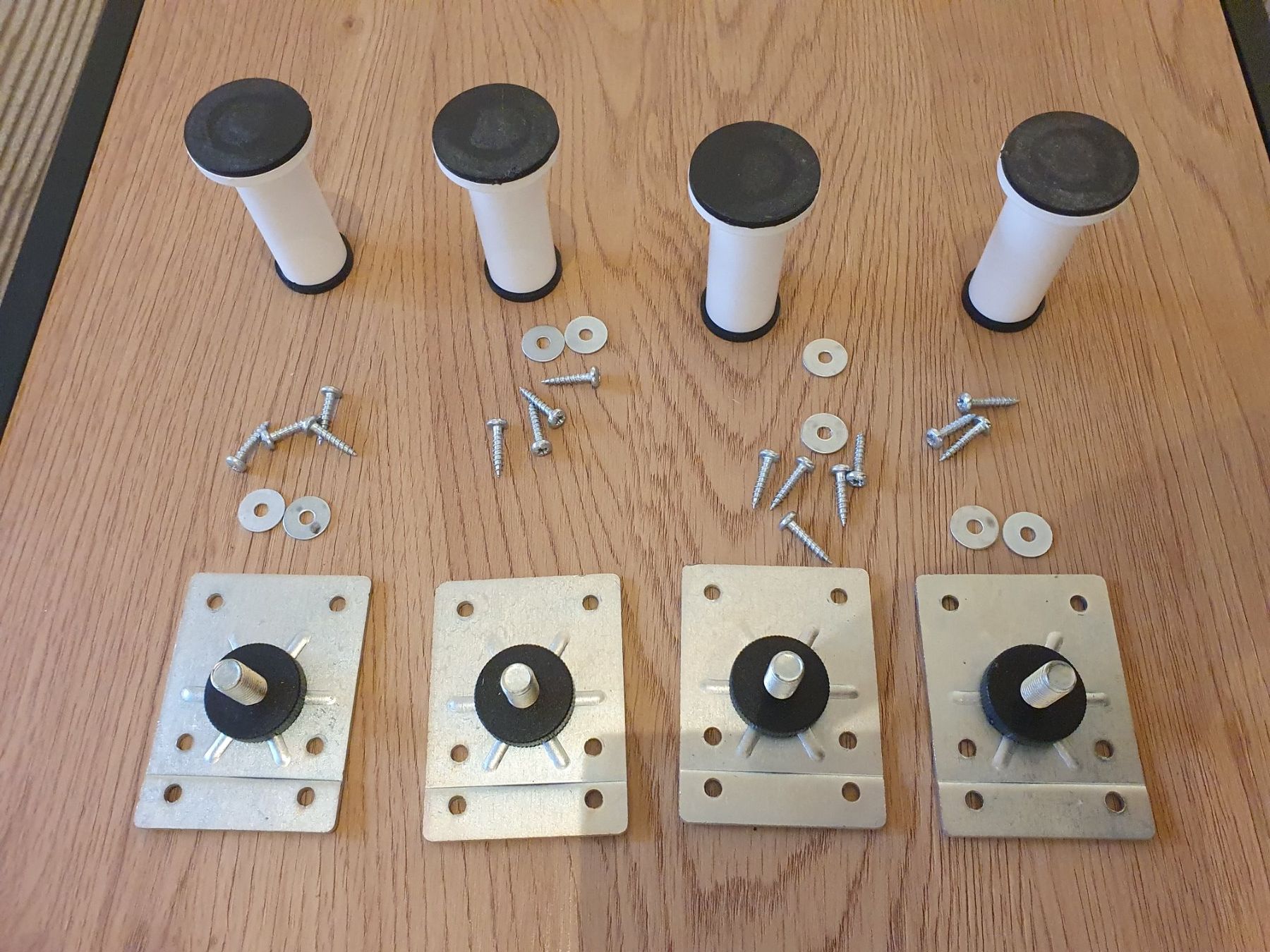 Ikea Altri mobili: Möbelfüsse weiss 8cm hoch – Usato da Bern venduto da NilsMosi 1