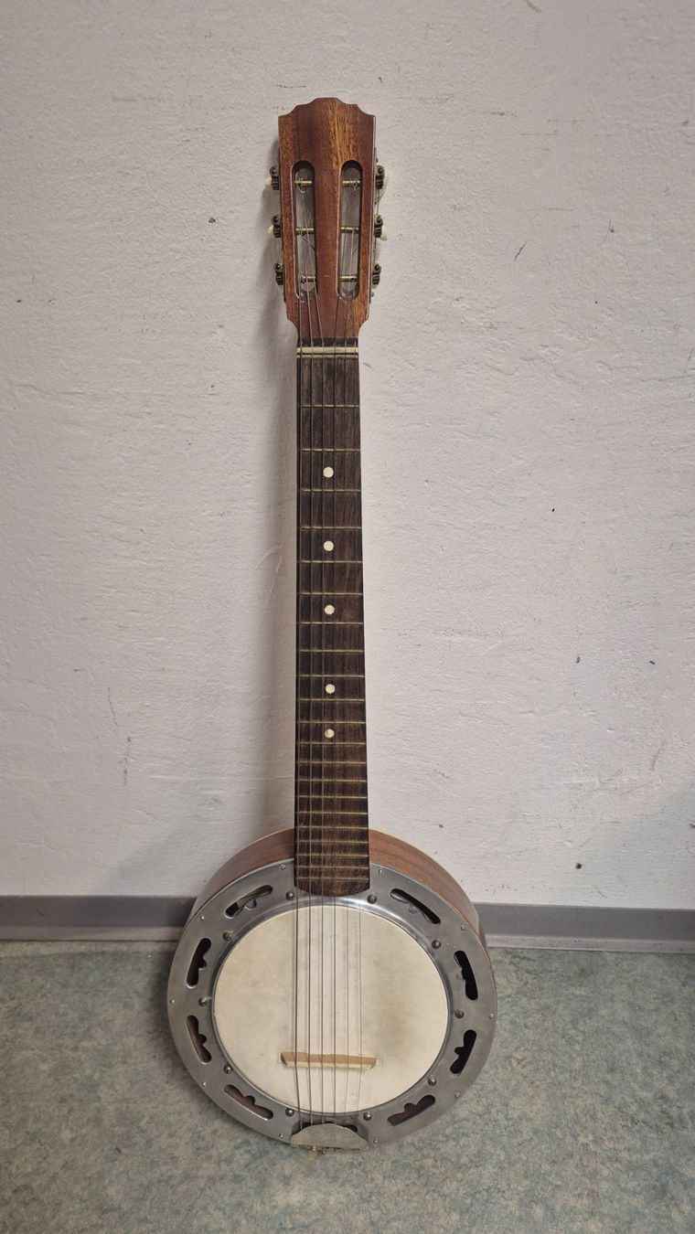 Strumenti musicali: Gitarren-Banjo – Usato da Winterthur venduto da cbe_5ph7