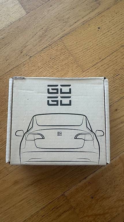 Toutes les pièces auto: Tesgogo LED Tesla Logo Model Y + BT Controller – Neuf avec emballage d'origine à Schwerzenbach par RustyZ 1