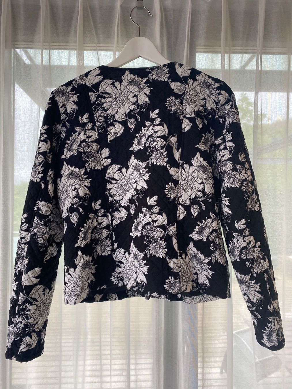 H&M Giacche: Jacke mit Blumen Gr. 40 Damen – Nuovo (secondo la descrizione) da Seewen SO venduto da HappyHappyHappy 1
