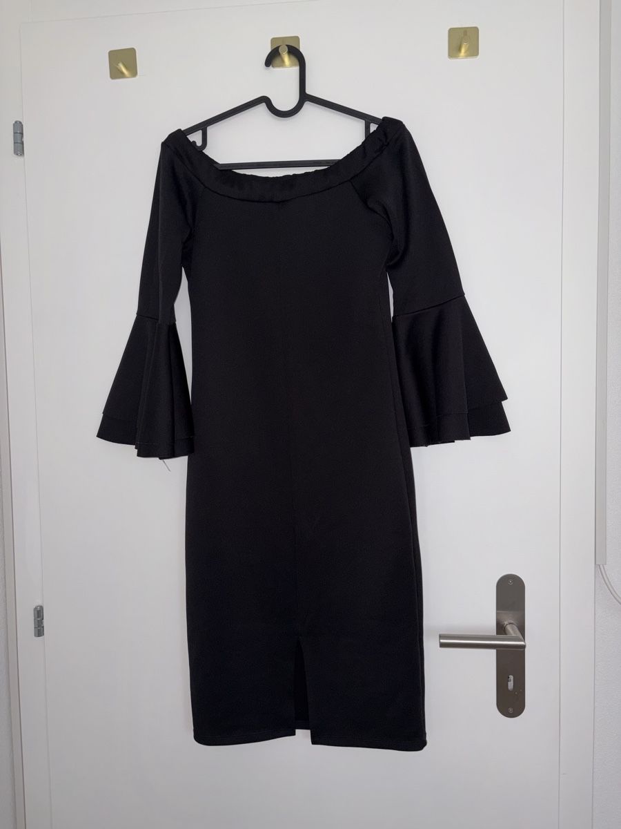 Vestiti: Robe noire manches évasées – Nuovo (secondo la descrizione) da Monthey venduto da Sevdije.Kololli 1