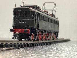 MINITRIX 2974 SPUR N (EIN PHANTOGRAF MUSS EINGÄHENGT WERDEN)