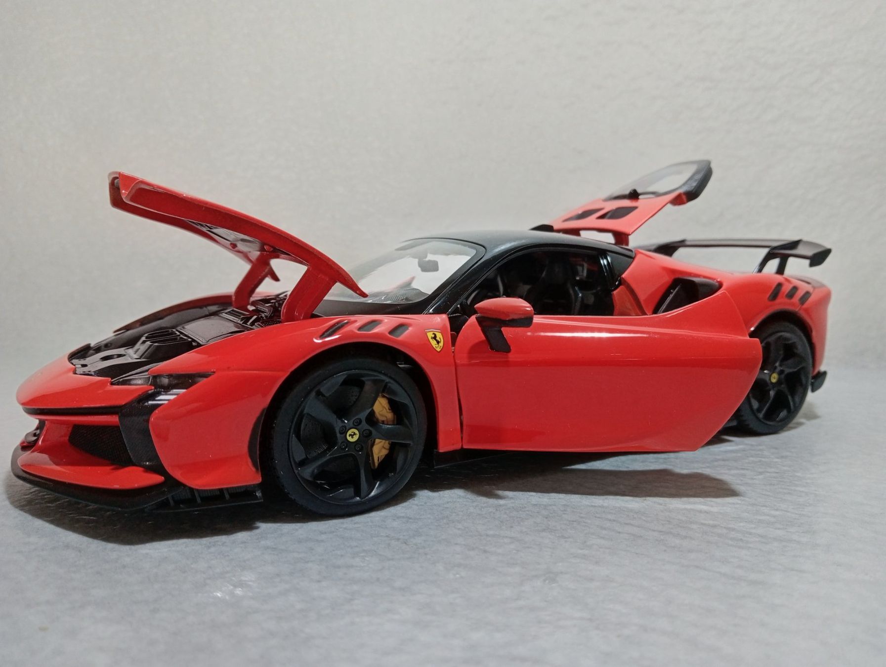Bburago Modellini d'auto: Ferrari SF90 XX Stradale – Nuovo e nell'imballaggio originale da Huttwil venduto da Secondtrain 6