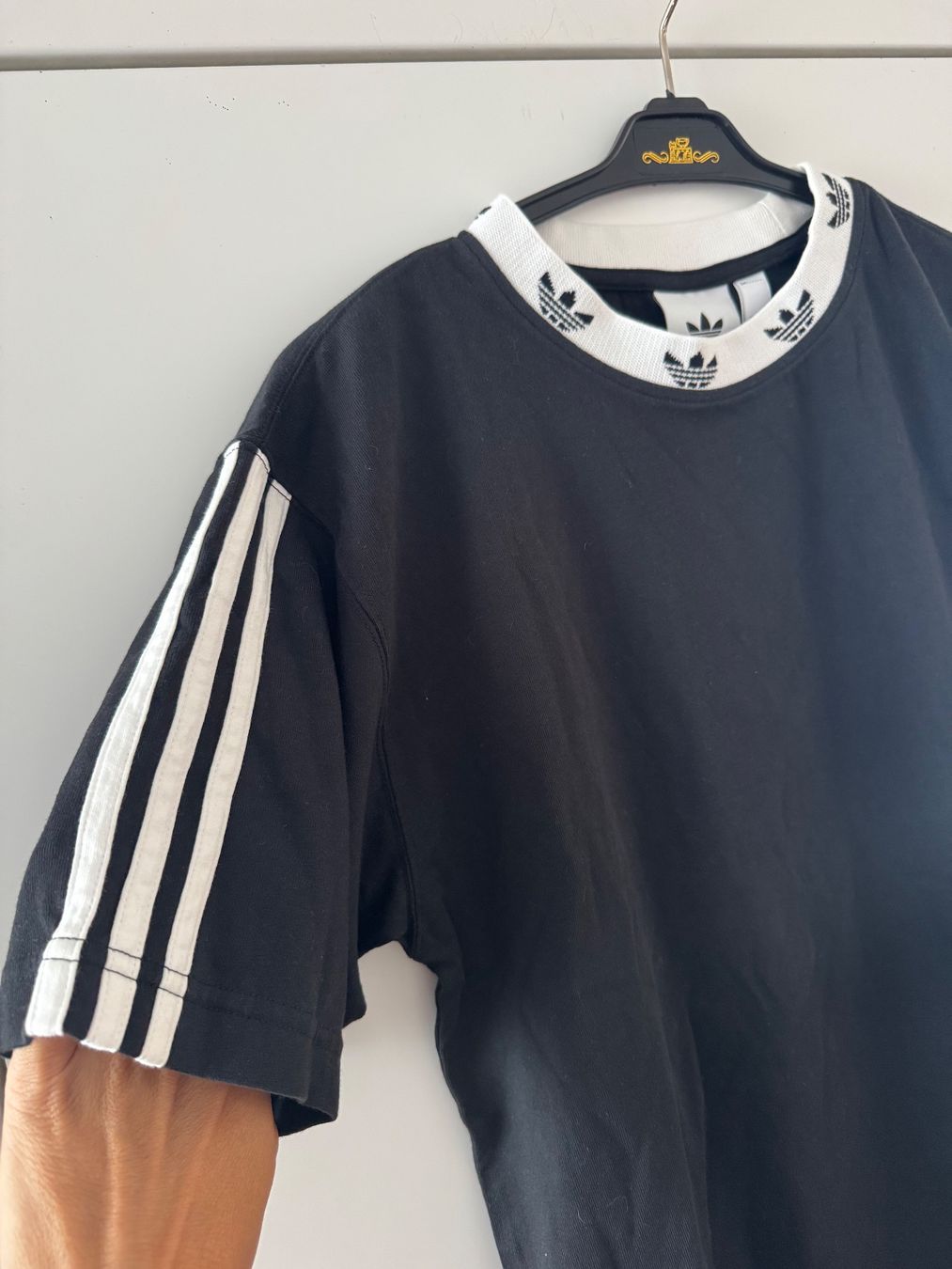 Adidas T-shirt: Tshirt Adidas Originals – Usato da Obfelden venduto da cesarina10 2