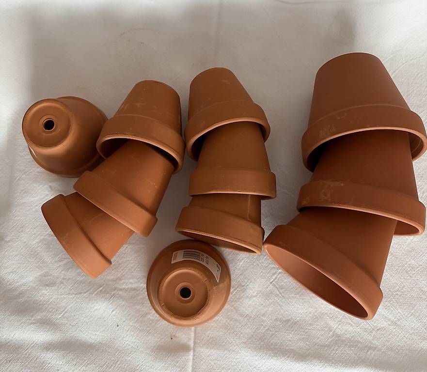 Vasi per fiori: Neue Ton-Töpfe  – Nuovo e nell'imballaggio originale da Alpnach Dorf venduto da Gada8