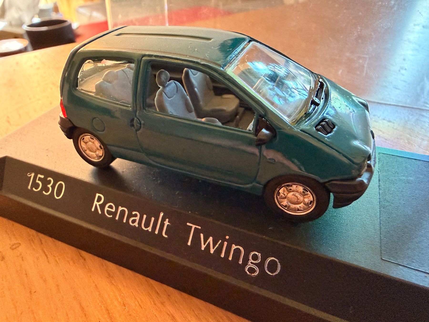 Renault Modellini d'auto: Miniature Renault Twingo vert et jaune – Usato da Lausanne venduto da davzic 2