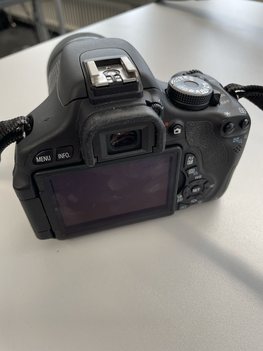 Canon Appareil photo: Spiegelreflexkamera Canon EOS 600D Objektiv Blitz Tasche – D'occasion à Frick par ive_6w85 7