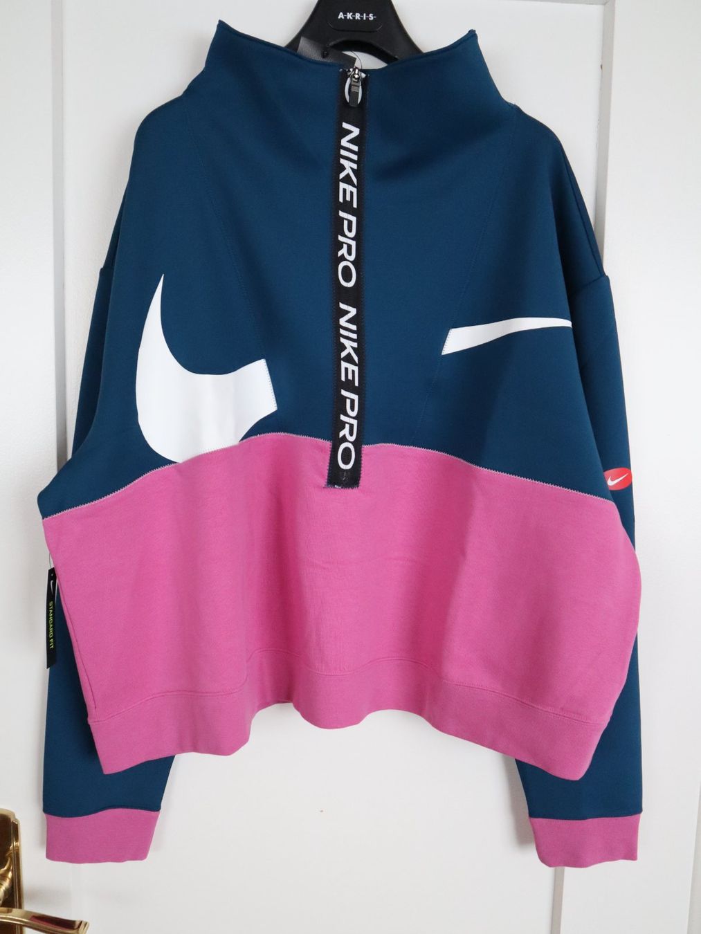 Nike Pullover & Sweatshirts: Oversize Pullover / Sport Pullover, Nike, NEU mit Etikett – Neu und originalverpackt aus Wattwil von diamant1 1
