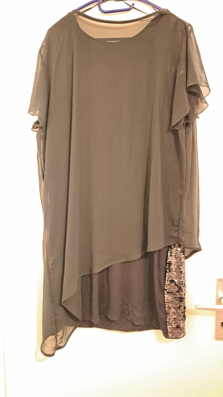 Vestiti: Schwarzes Ärmelkleid mit Paillete – Usato da Waltenschwil venduto da Catlady 1