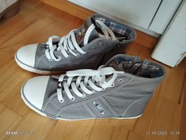 Mustang Sneaker Turnschuhe Gr. 39, NEU