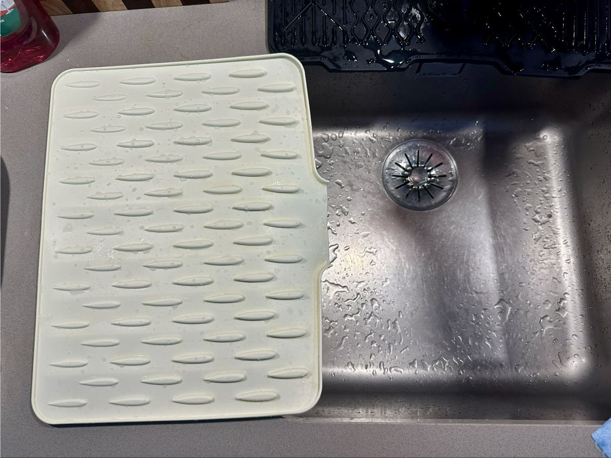 Komplettküchen: Dish Drying Mat White Silicone Good Condition – Gebraucht aus Gattikon von Sarahs_Schatzkammer 3