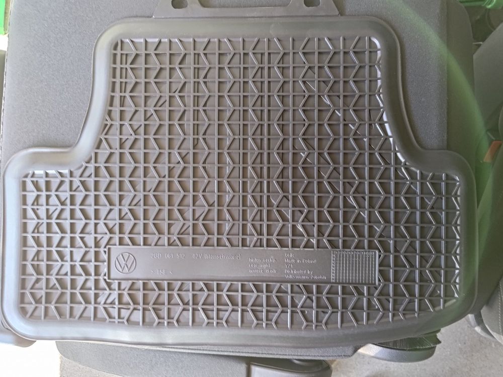 Original VW Touareg (7P) Gummi Fußmatten Vorn Hinten Plus Gummimatten