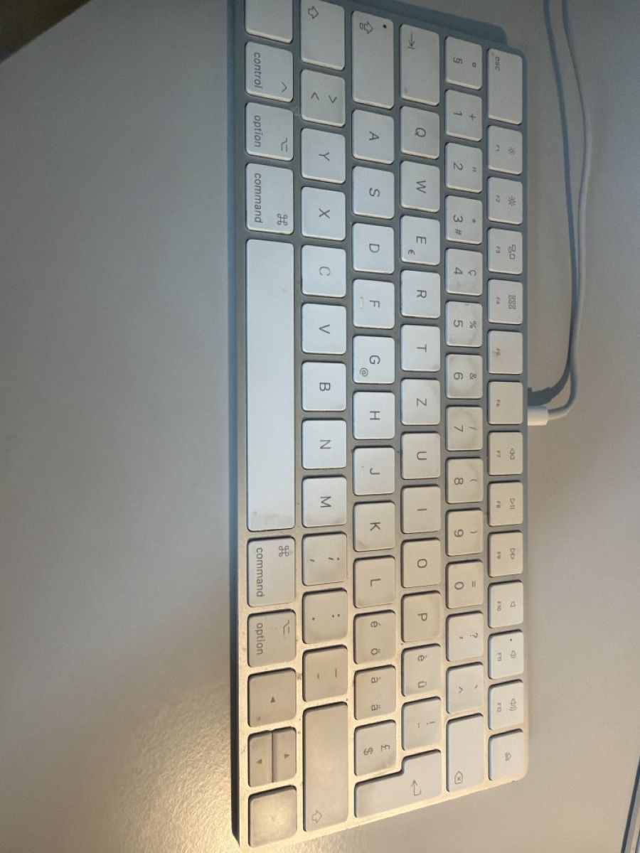 Apple Tastaturen: Apple Tastatur – Gebraucht aus Zürich von tosell4u