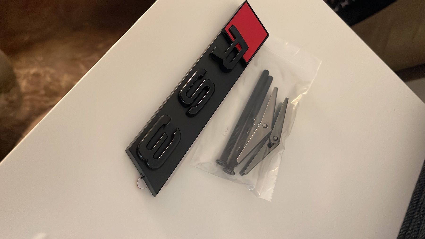 Audi Accessori per altri veicoli: Audi Logo noir schwarz Rs look Rs3 Ring Emblem Monogramm – Nuovo (secondo la descrizione) da Nürensdorf venduto da casualfriend 2